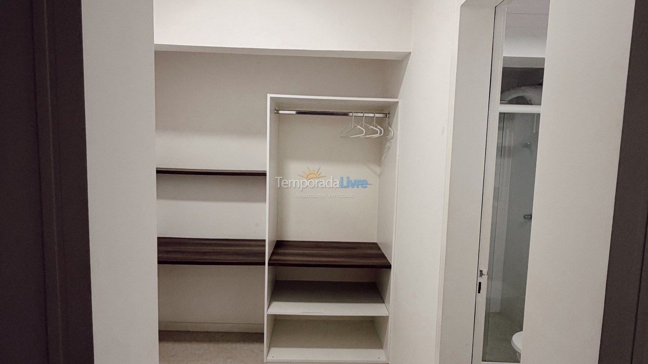 Apartamento para aluguel de temporada em Itapema (Meia Praia)
