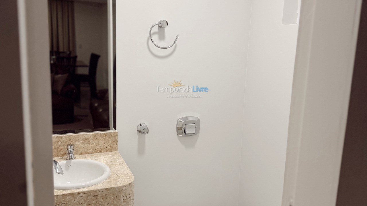Apartamento para aluguel de temporada em Itapema (Meia Praia)