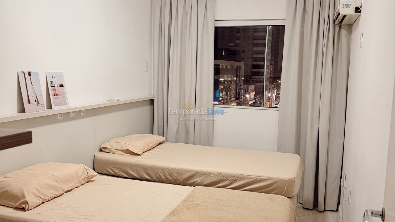 Apartamento para aluguel de temporada em Itapema (Meia Praia)