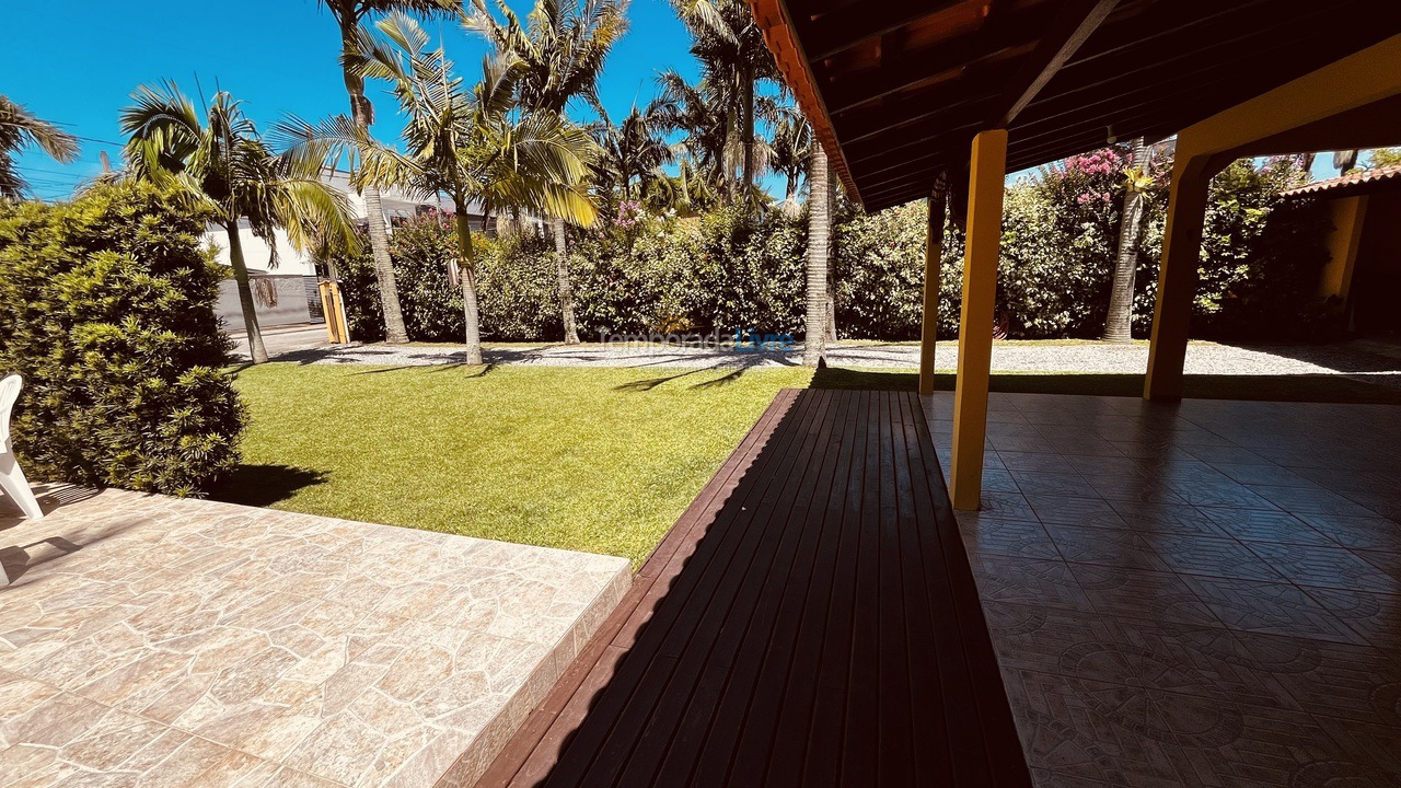 Casa para aluguel de temporada em Florianópolis (Praia de Ponta das Canas)