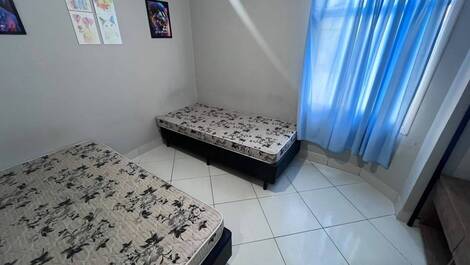 🏖️🌴 2-BEDROOM APARTMENT JUST ONE AND A HALF BLOCKS FROM THE BEACH 🌞✨
