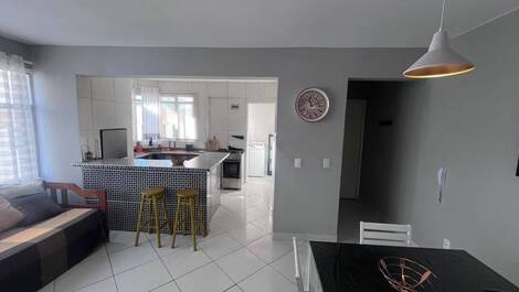 🏖️🌴 2-BEDROOM APARTMENT JUST ONE AND A HALF BLOCKS FROM THE BEACH 🌞✨