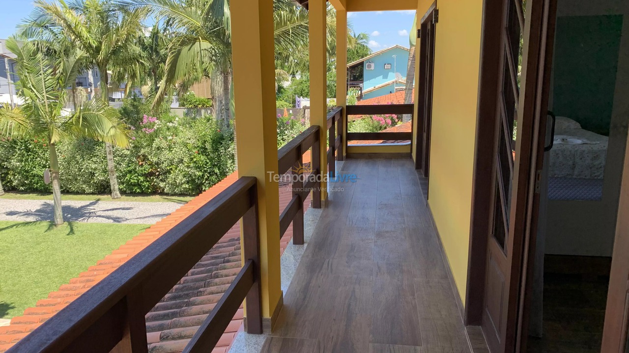 Casa para aluguel de temporada em Florianópolis (Praia de Ponta das Canas)