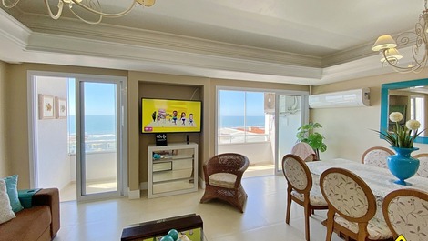 New Year's Eve 2027 - 3-Bedroom Apartment - 1 Block from the Beach - Beautiful View