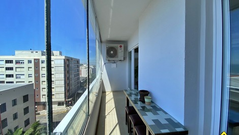 New Year's Eve 2027 - 3-Bedroom Apartment - 1 Block from the Beach - Beautiful View