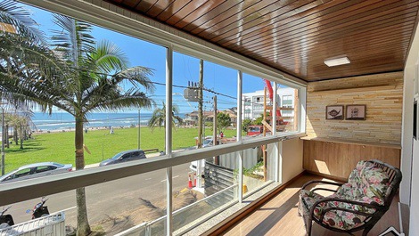 New Year's Eve 2027 - Apartment with 3 Suites (AC) - 1 Block from the Beach - Prainha