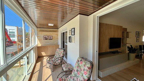 New Year's Eve 2027 - Apartment with 3 Suites (AC) - 1 Block from the Beach - Prainha