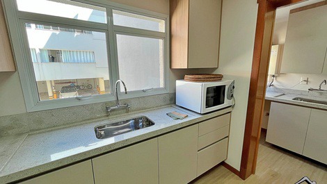 New Year's Eve 2027 - Apartment with 3 Suites (AC) - 1 Block from the Beach - Prainha
