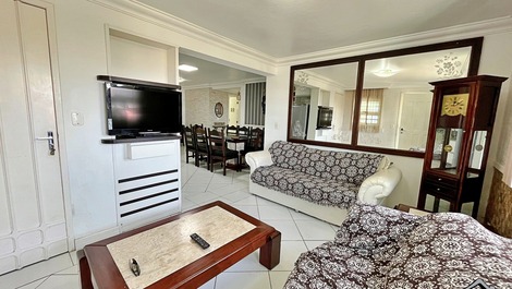 New Year's Eve 2027 - House with 2 Bedrooms - 1 Block from the Beach - Praia Grande