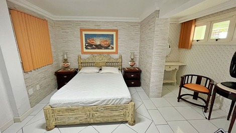 New Year's Eve 2027 - House with 2 Bedrooms - 1 Block from the Beach - Praia Grande