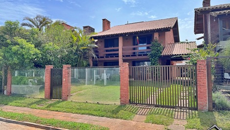 New Year's Eve 2027 - House with 5 Bedrooms (2 Suites) - Swimming Pool - Praia Grande