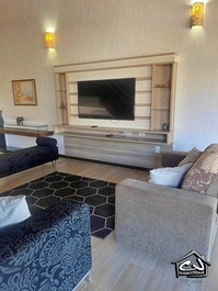 New Year's Eve - House with 5 Bedrooms (AC) - With Pool - 1 Block from the Beach