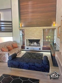 New Year's Eve - House with 5 Bedrooms (AC) - With Pool - 1 Block from the Beach