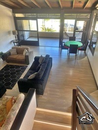 New Year's Eve - House with 5 Bedrooms (AC) - With Pool - 1 Block from the Beach