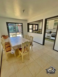 New Year's Eve - House with 5 Bedrooms (AC) - With Pool - 1 Block from the Beach