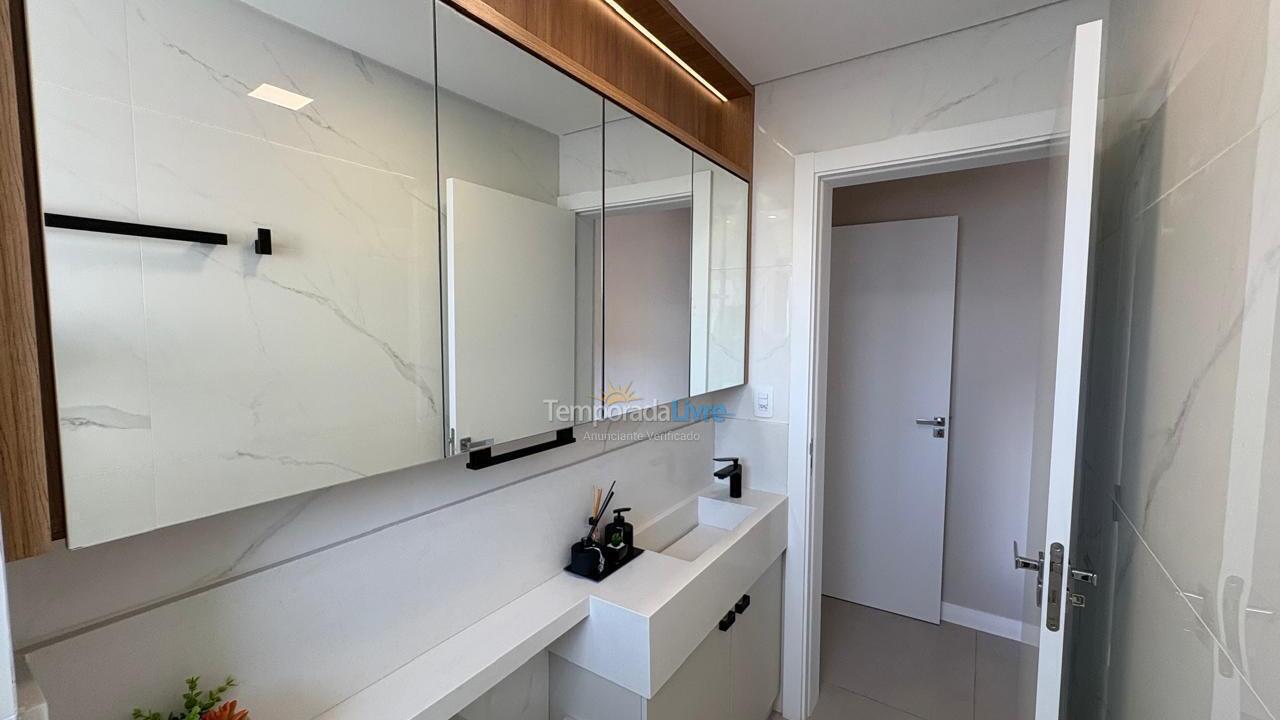 Apartamento para aluguel de temporada em Governador Celso Ramos (Palmas)
