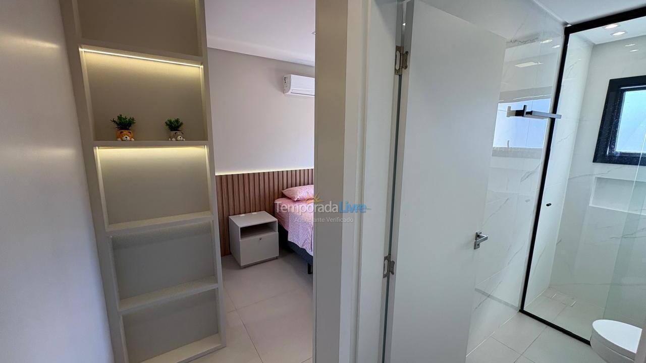 Apartamento para aluguel de temporada em Governador Celso Ramos (Palmas)