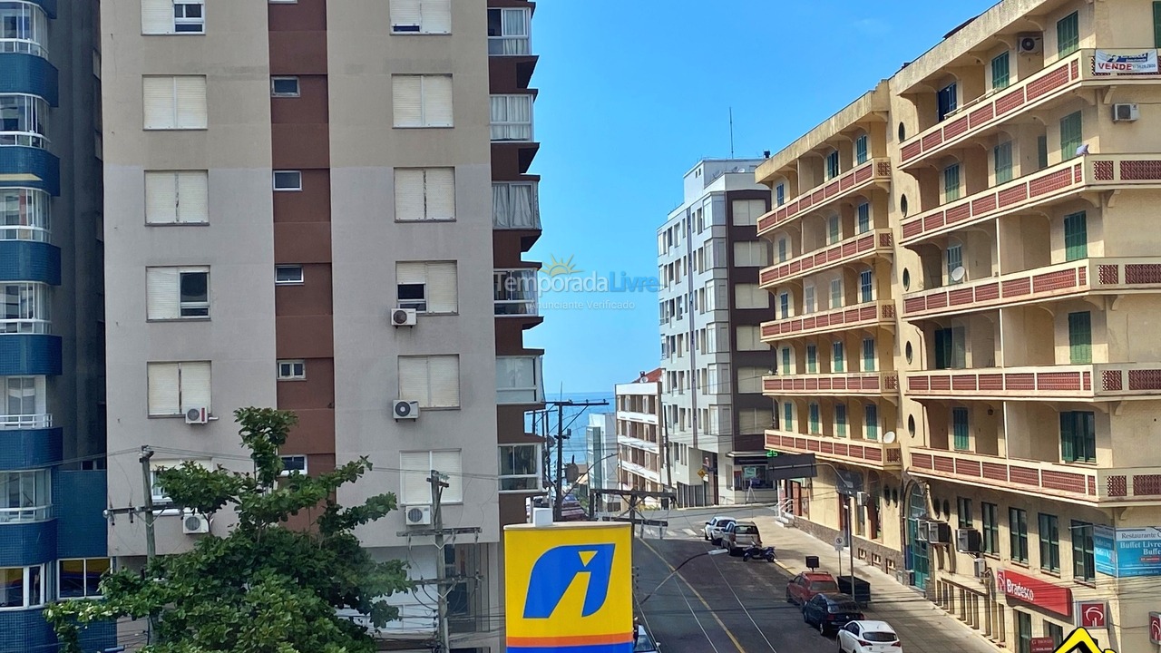 Apartamento para aluguel de temporada em Torres (Centro)