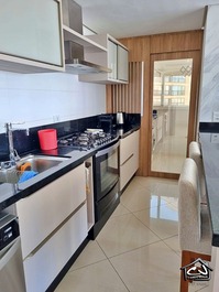 New Year's Eve 2027 - 3-Bedroom Apartment (AC) - 4 Blocks from the Beach