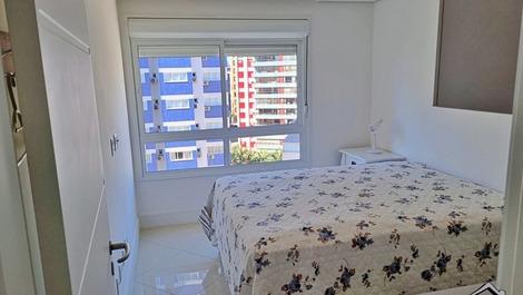 New Year's Eve 2027 - 3-Bedroom Apartment (AC) - 4 Blocks from the Beach