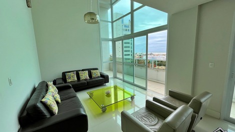 New Year's Eve 2027 - 3-Bedroom Apartment (AC) - 4 Blocks from the Beach