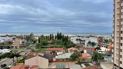 New Year's Eve 2027 - 3-Bedroom Apartment (AC) - 4 Blocks from the Beach