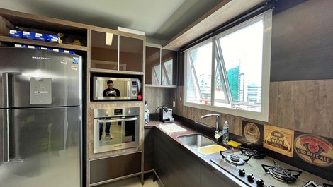 New Year's Eve 2027 - 3-Bedroom Apartment (AC) - 4 Blocks from the Beach