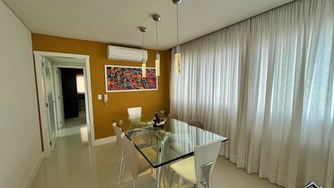 New Year's Eve 2027 - 3-Bedroom Apartment (AC) - 4 Blocks from the Beach