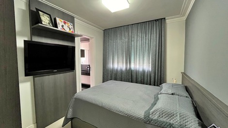 New Year's Eve 2027 - 3-Bedroom Apartment (AC) - 4 Blocks from the Beach