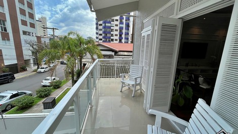 New Year's Eve 2027 - House with 3 Bedrooms (AC) - 2 Blocks from the Beach - Praia Grande