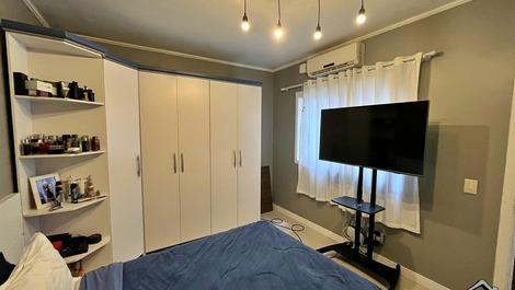 New Year's Eve 2027 - House with 3 Bedrooms (AC) - 2 Blocks from the Beach - Praia Grande