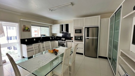 New Year's Eve 2027 - House with 3 Bedrooms (AC) - 2 Blocks from the Beach - Praia Grande