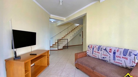 New Year's Eve 2027 - Penthouse with 4 Bedrooms - 2 Blocks from the Beach - Praia Grande