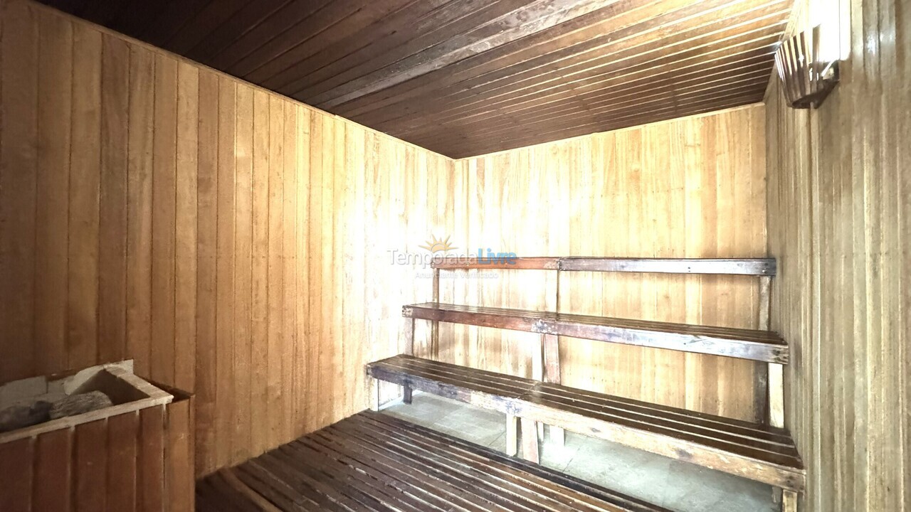 Apartamento para aluguel de temporada em Guarujá (Pitangueiras)
