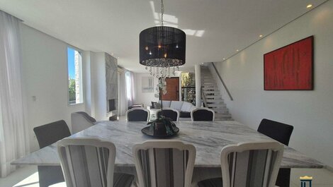 Casa en condominio de 4 dormitorios para alquiler vacacional, Jurerê