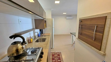 New Year's Eve 2026 - 1 Bedroom Apartment (AC) - 3 Blocks from the Beach