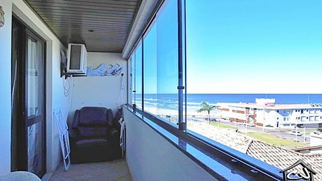 New Year's Eve 2027 - 2-Bedroom Apartment (AC) - 1 Block from the Beach