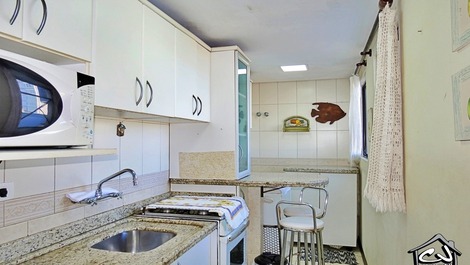 New Year's Eve 2027 - 2-Bedroom Apartment (AC) - 1 Block from the Beach