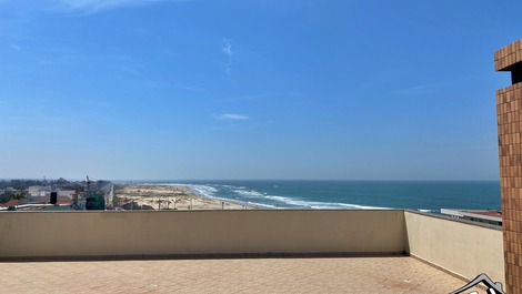 New Year's Eve 2027 - 2-Bedroom Apartment (AC) - 1 Block from the Beach