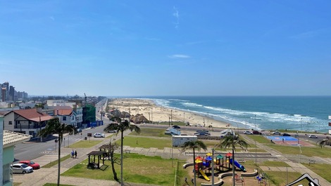 New Year's Eve 2027 - 2-Bedroom Apartment (AC) - 1 Block from the Beach