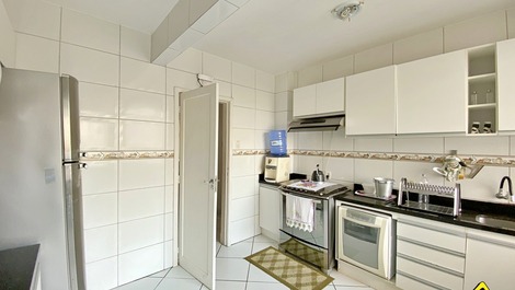 New Year's Eve 2027 - 3-Bedroom Apartment - 1 Block from the Beach - Prainha