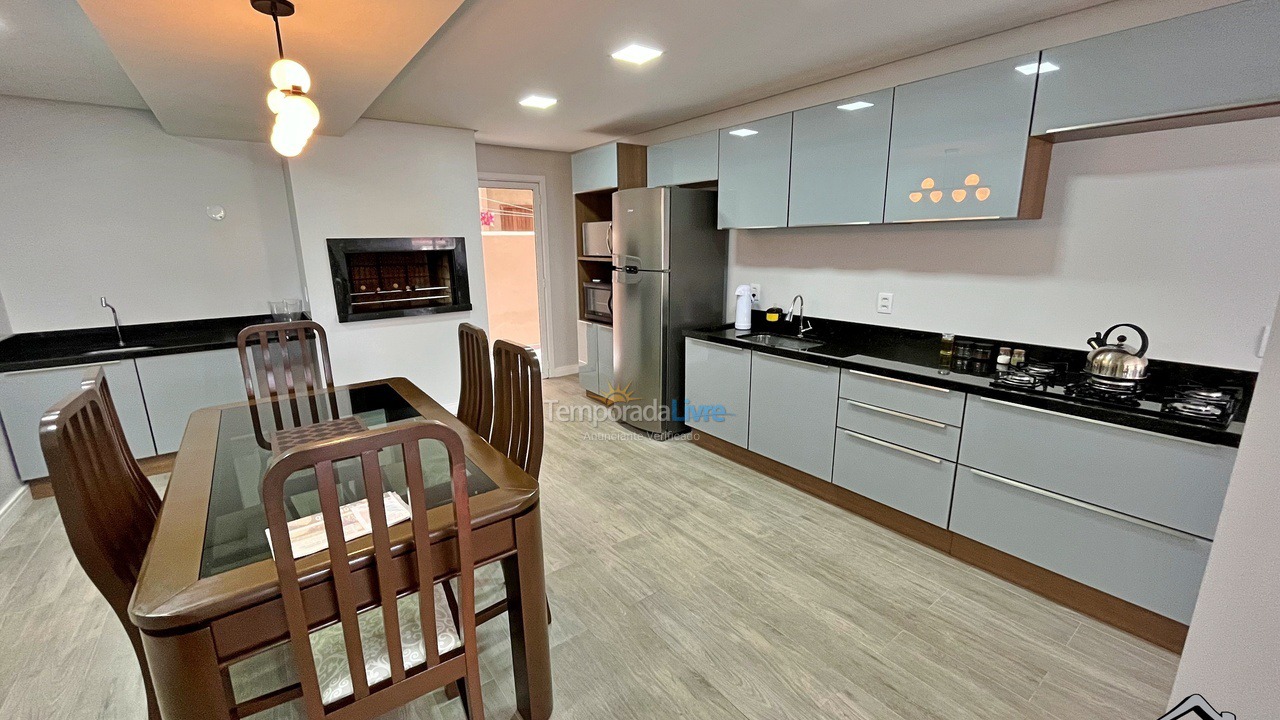 Apartamento para aluguel de temporada em Torres (Praia Grande)