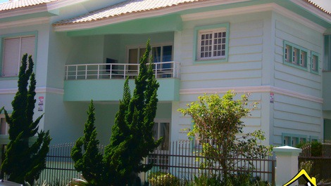 New Year's Eve 2027 - House with 2 Bedrooms - 1 Block from the Beach - Praia Grande