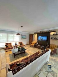 House with 6 bedrooms for seasonal rental, Jurerê Internacional - Florianópolis