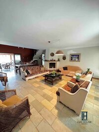 House with 6 bedrooms for seasonal rental, Jurerê Internacional - Florianópolis
