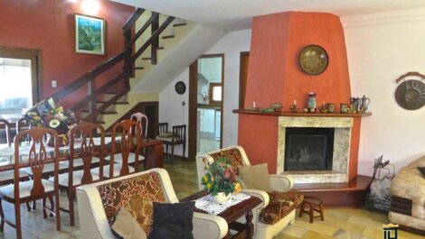 House with 6 bedrooms for seasonal rental, Jurerê Internacional - Florianópolis
