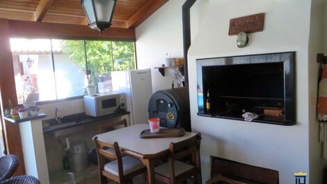 House with 6 bedrooms for seasonal rental, Jurerê Internacional - Florianópolis
