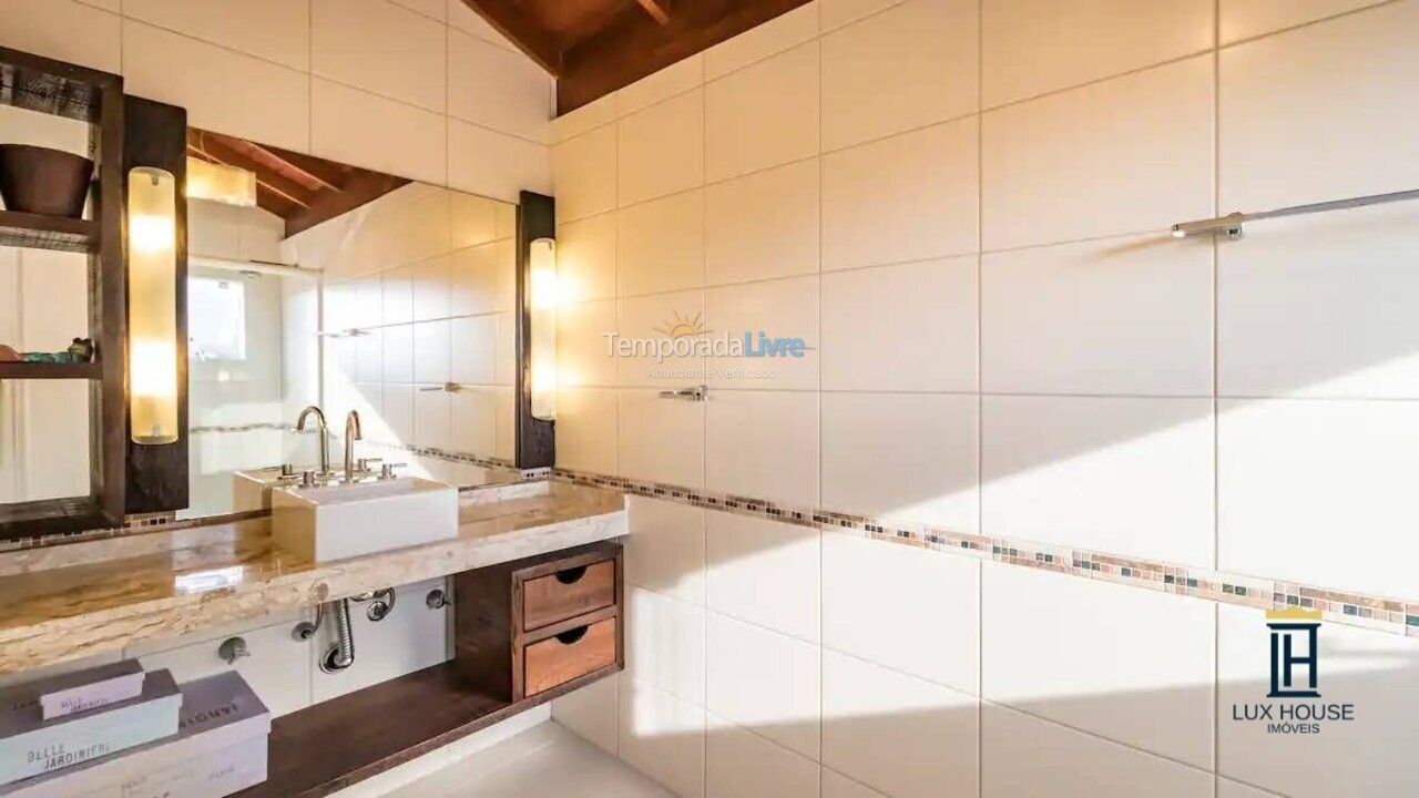 Casa para aluguel de temporada em Florianopolis (Jurerê Internacional)