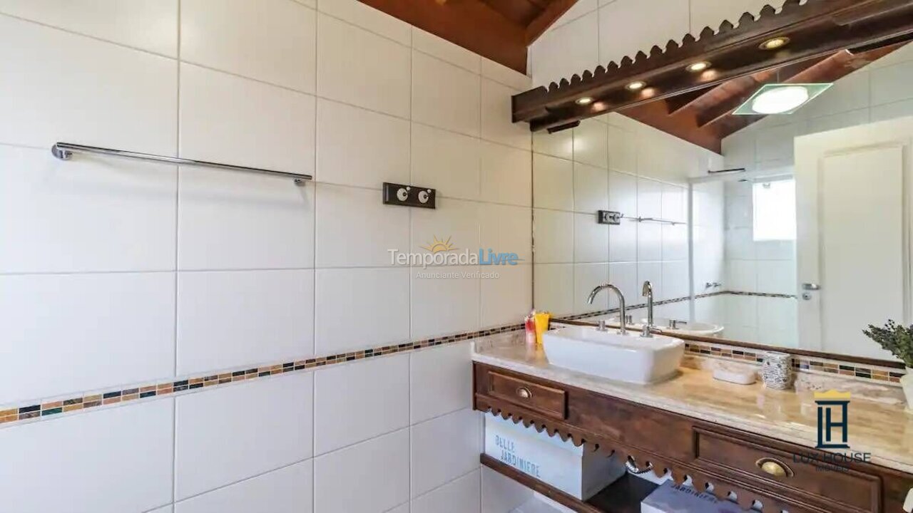 Casa para aluguel de temporada em Florianopolis (Jurerê Internacional)