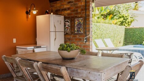 Casa com 4 Quartos para Temporada em Jurerê Internacional